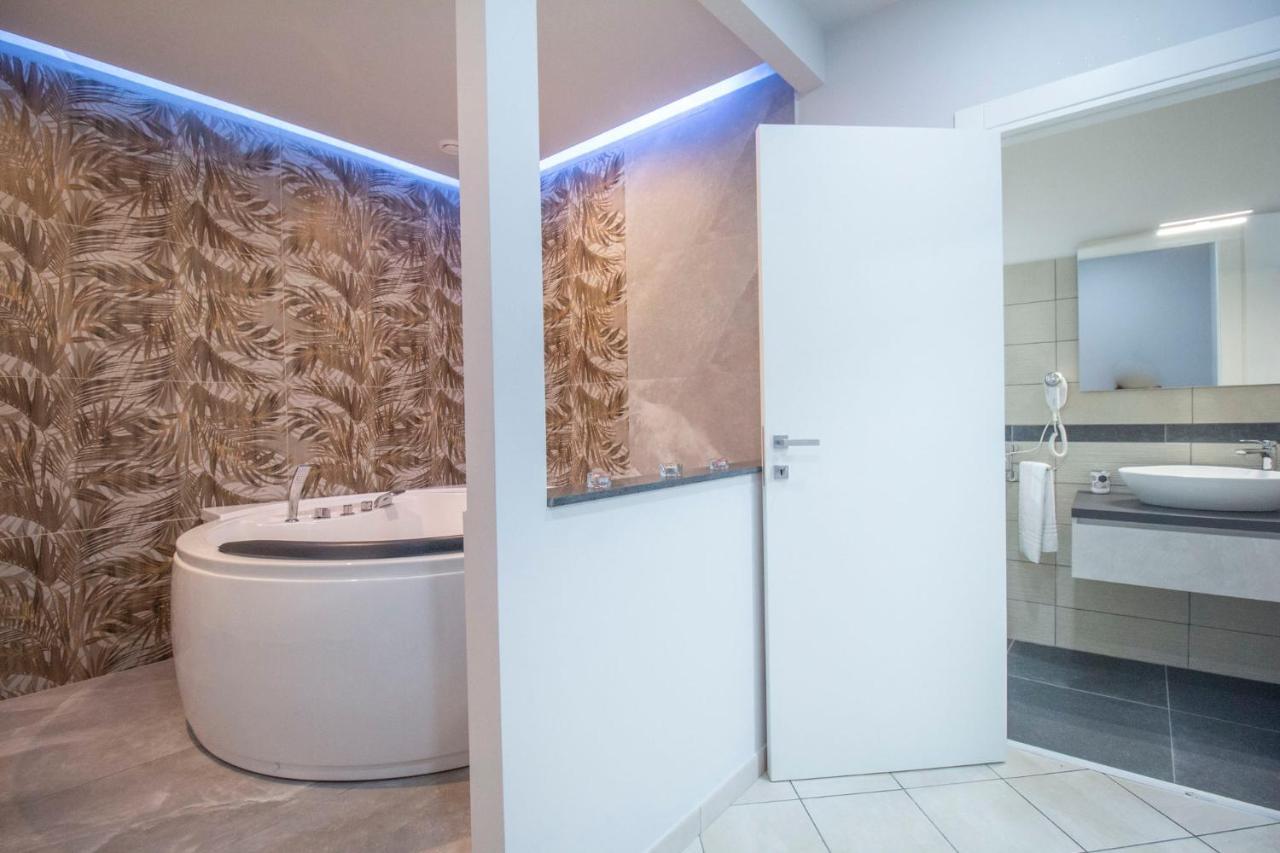 קטאניה Royal Playa Suite And Apartament -Private Parking- Self Chek Out מראה חיצוני תמונה