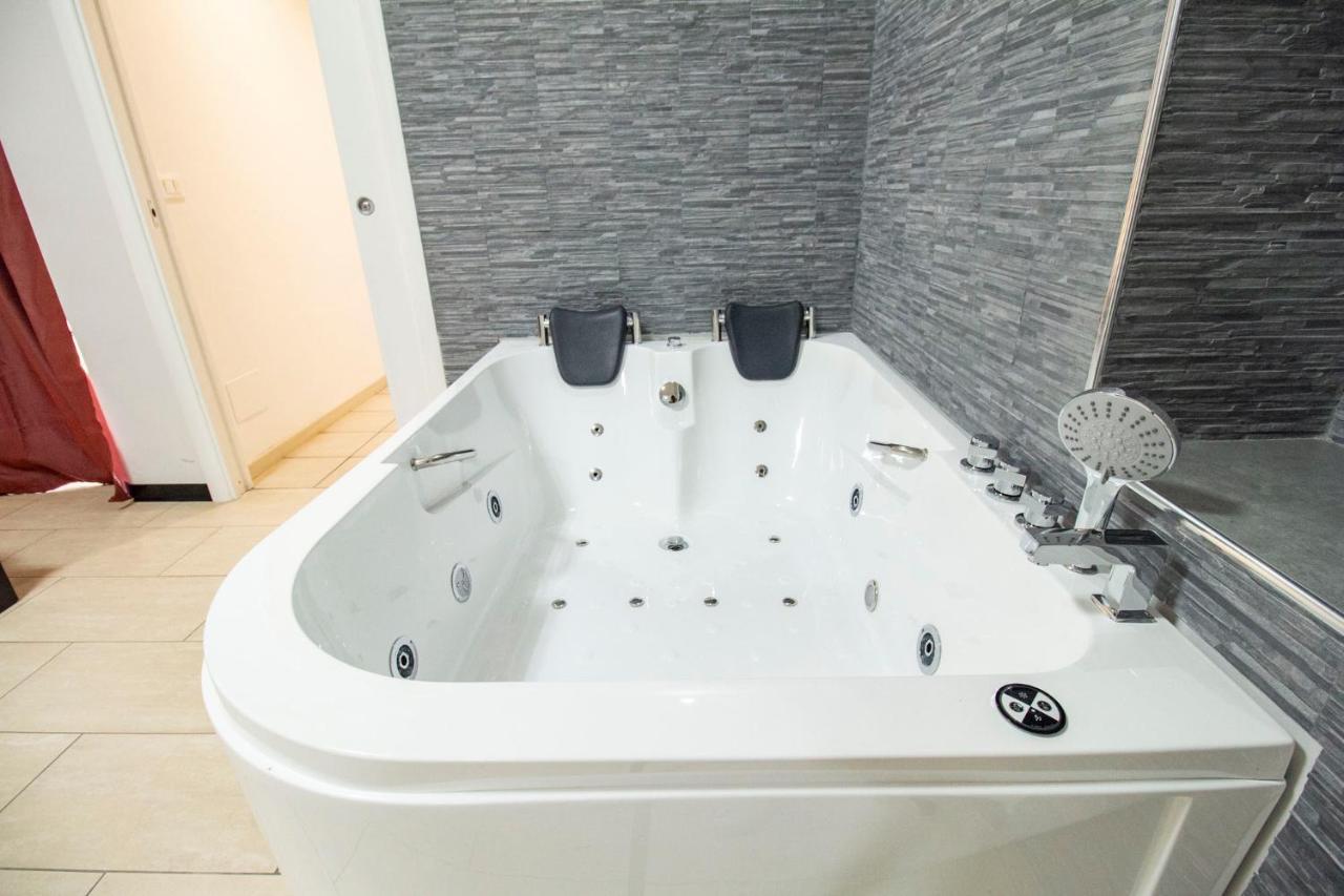 קטאניה Royal Playa Suite And Apartament -Private Parking- Self Chek Out מראה חיצוני תמונה