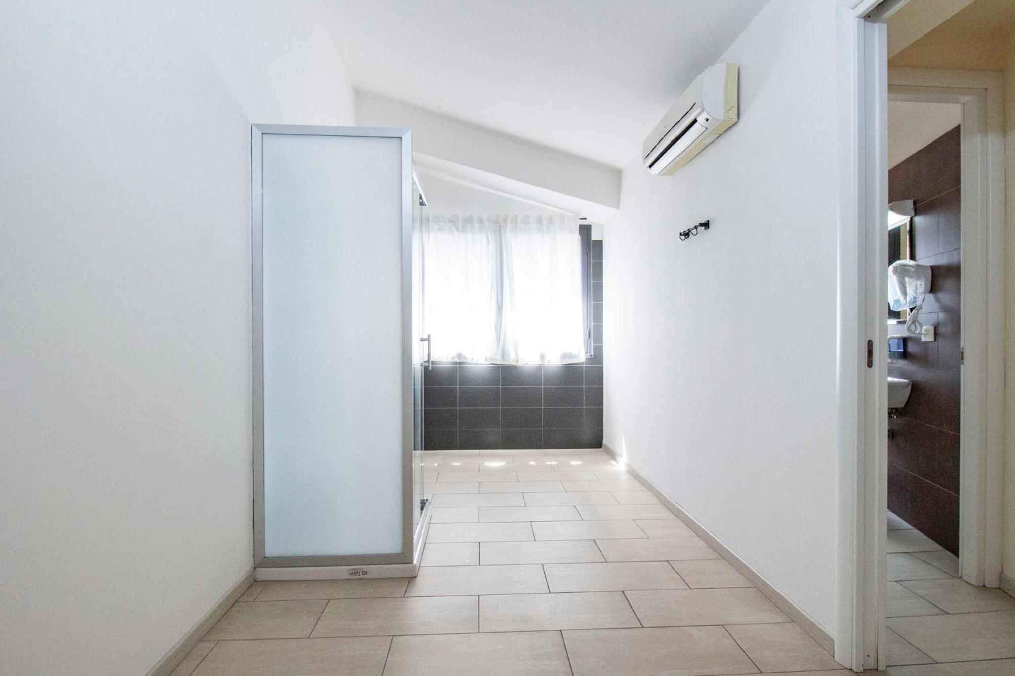 קטאניה Royal Playa Suite And Apartament -Private Parking- Self Chek Out מראה חיצוני תמונה