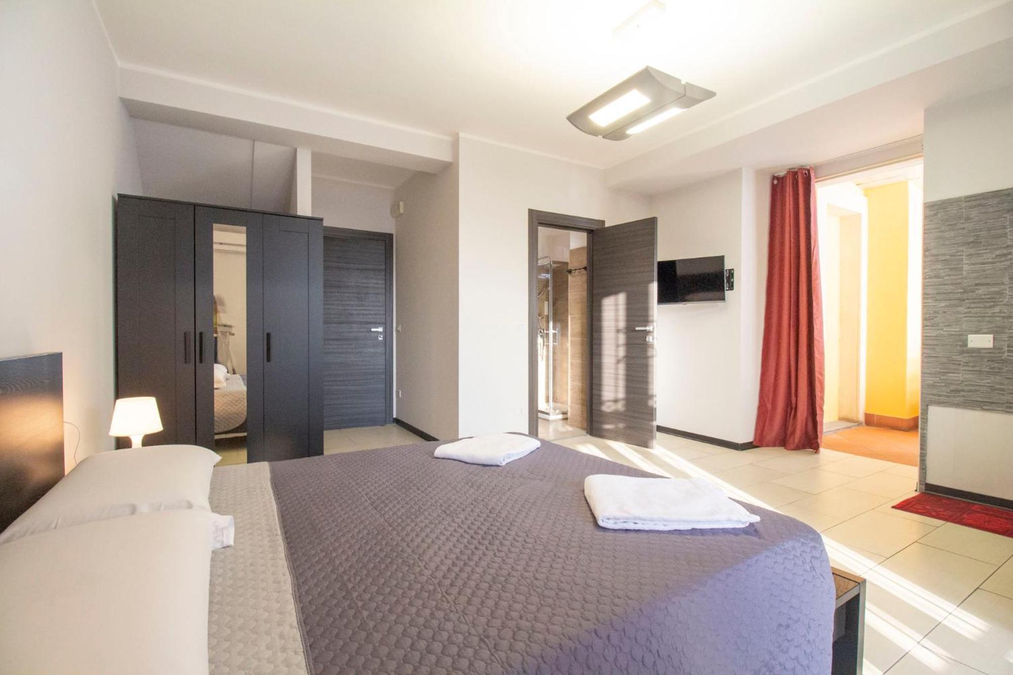 קטאניה Royal Playa Suite And Apartament -Private Parking- Self Chek Out מראה חיצוני תמונה